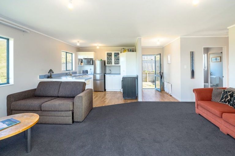 Photo of property in 32 Whangaimoana Beach Road, Whangaimoana, Pirinoa, 5772