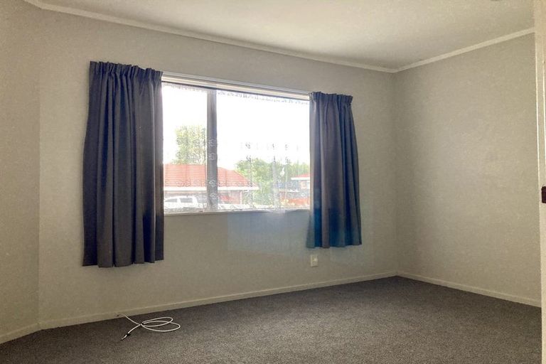 Photo of property in 2c Palomino Drive, Henderson, Auckland, 0612