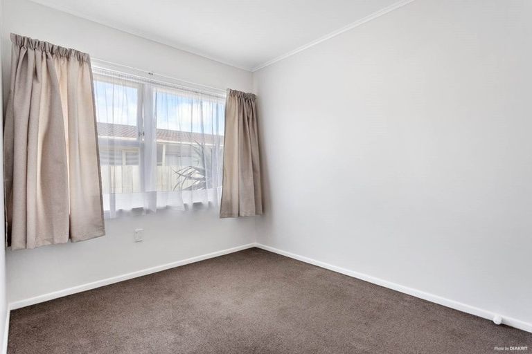 Photo of property in 134 Te Atatu Road, Te Atatu South, Auckland, 0610