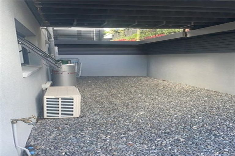 Photo of property in 24a Lyons Avenue, Murrays Bay, Auckland, 0630