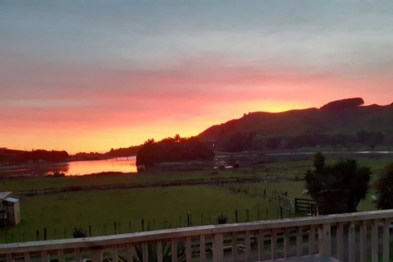 Photo of property in 97b Te Mahoe Road, Mokau, 4376