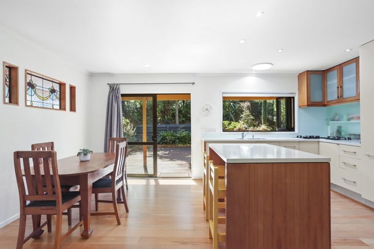 Photo of property in 104 Konini Road, Titirangi, Auckland, 0604