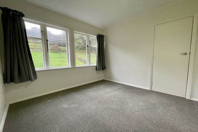 Photo of property in 69 Taylor Terrace, Tawa, Wellington, 5028
