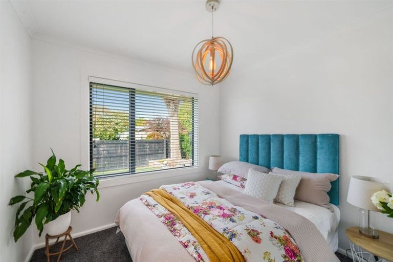 Photo of property in 4 Elwyn Place, Avonhead, Christchurch, 8042