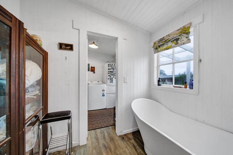 Photo of property in 72 King Street, Opunake, 4616