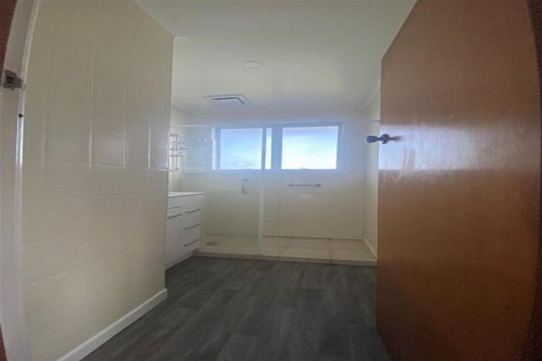 Photo of property in 106 Golf Road, New Lynn, Auckland, 0600