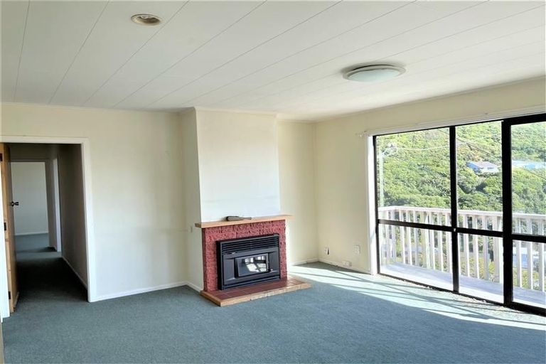 Photo of property in 41 Versailles Street, Karori, Wellington, 6012