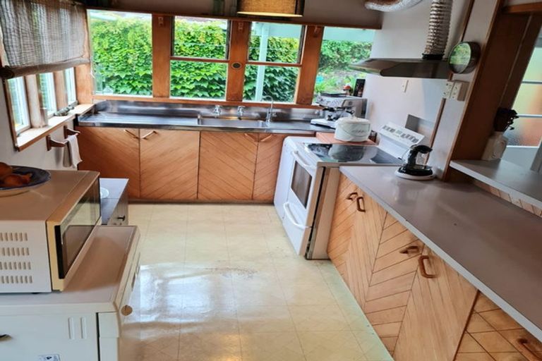 Photo of property in 13 Waiora Road, Stanmore Bay, Whangaparaoa, 0932