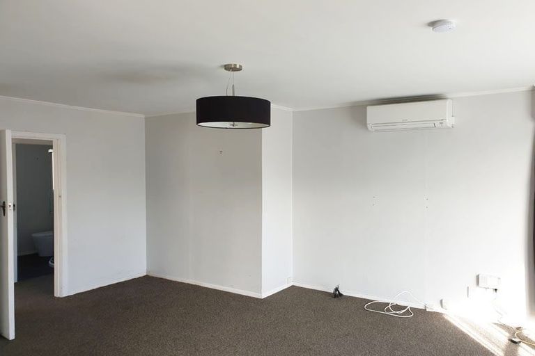 Photo of property in 1/167 Wainuiomata Road, Wainuiomata, Lower Hutt, 5014