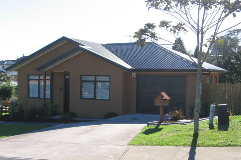 Photo of property in 35 View Ridge Drive, Ranui, Auckland, 0612