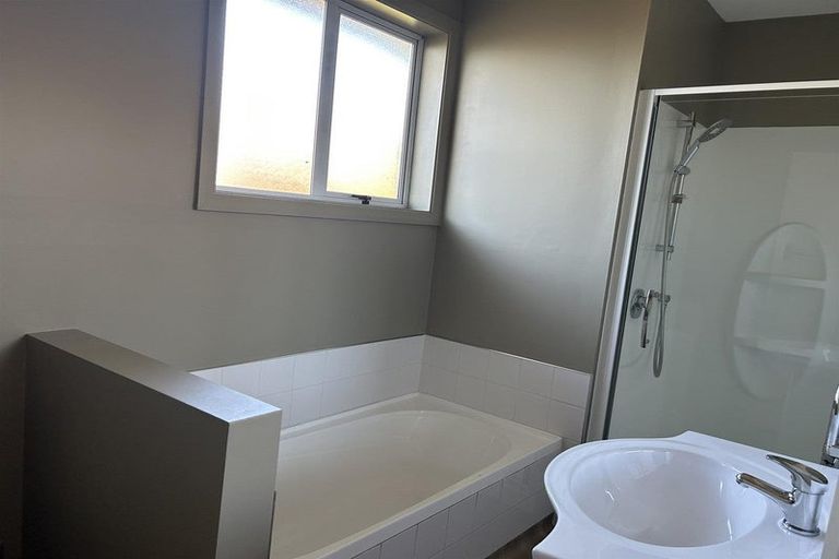 Photo of property in 6 Pethig Place, Halswell, Christchurch, 8025