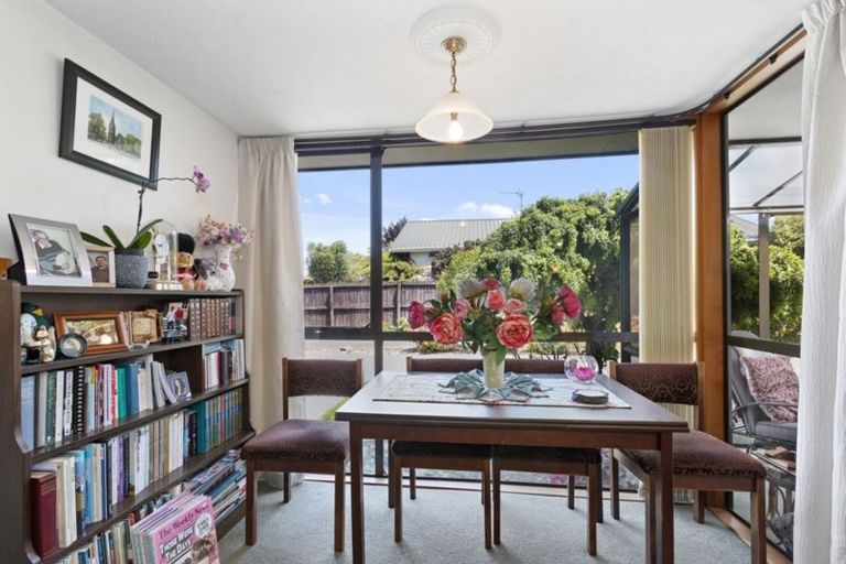 Photo of property in 1/13 Winters Road, Redwood, Christchurch, 8051