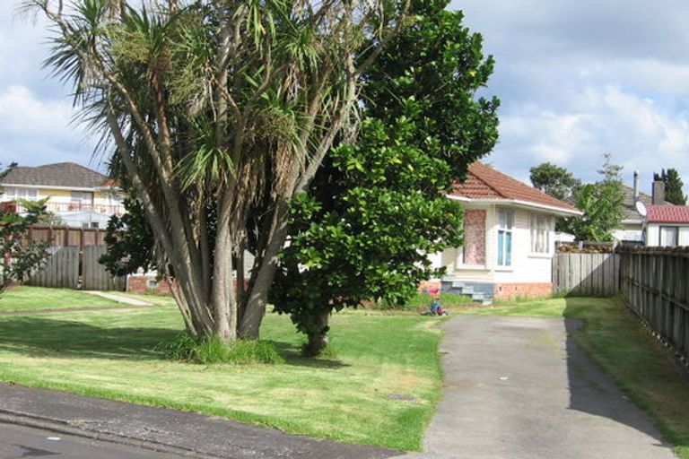 Photo of property in 7 Shamrock Lane, Te Atatu Peninsula, Auckland, 0610