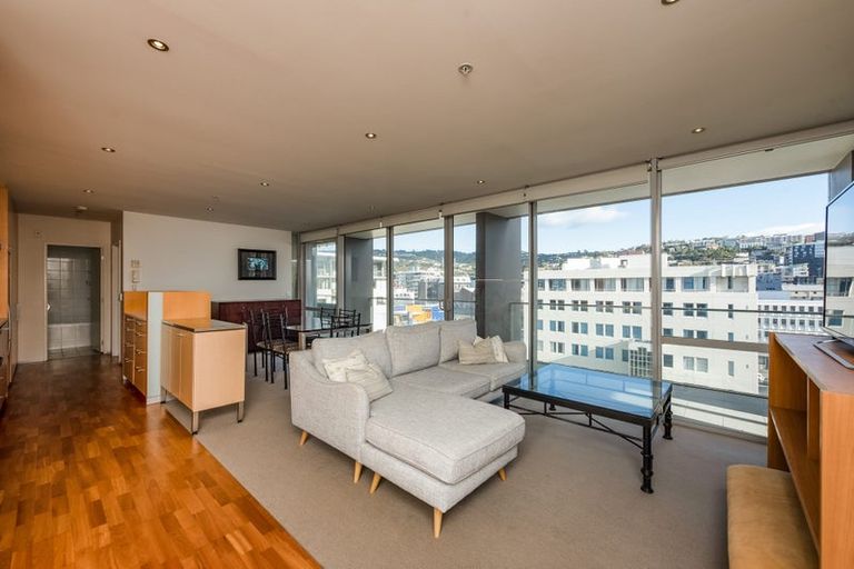 Photo of property in Sanctum Apartment, 10 Ebor Street, Te Aro, Wellington, 6011