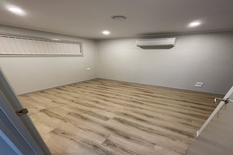 Photo of property in 16 Walworth Avenue, Pakuranga Heights, Auckland, 2010