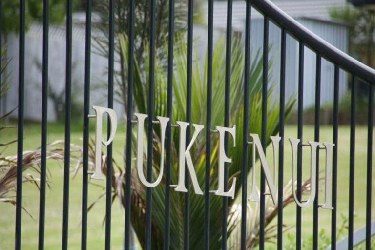 Photo of property in 16 Tieke Place, Horahora, Whangarei, 0110