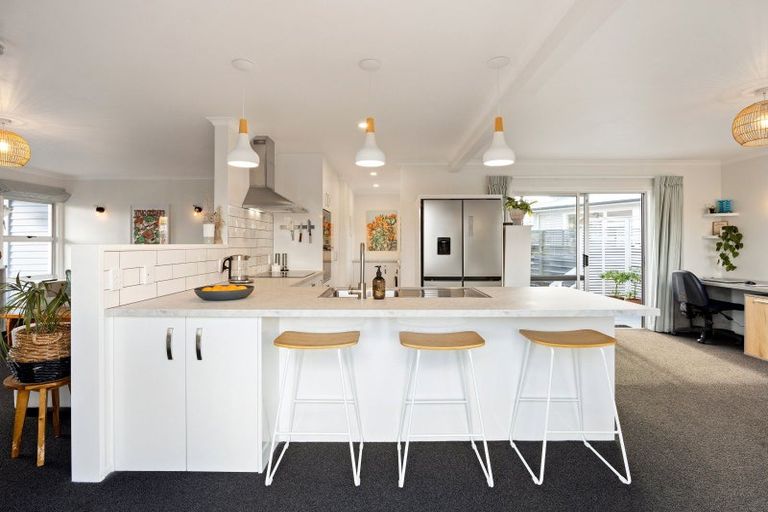 Photo of property in 14 Manapouri Place, Glenview, Hamilton, 3206