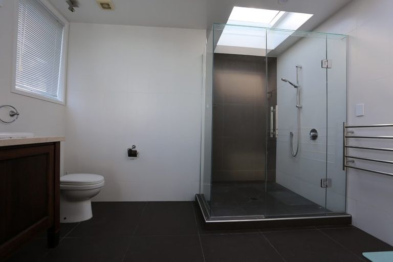 Photo of property in 77 Cliff Road, Torbay, Auckland, 0630