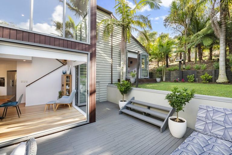 Photo of property in 73m Park Rise, Campbells Bay, Auckland, 0630