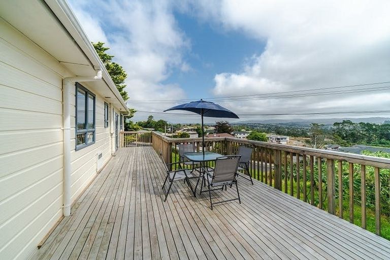 Photo of property in 180 Don Buck Road, Massey, Auckland, 0614