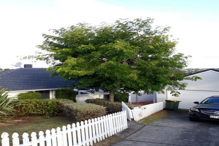Photo of property in 1/18 Limmer Place, Browns Bay, Auckland, 0632