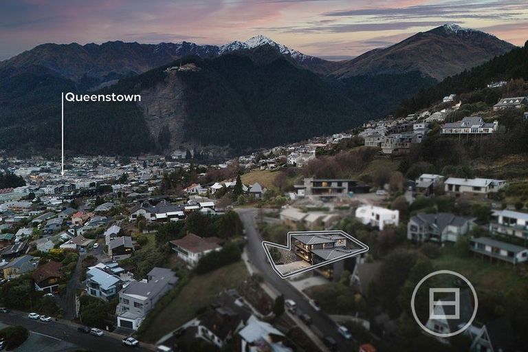 Photo of property in 7b Wakatipu Heights, Queenstown, 9300