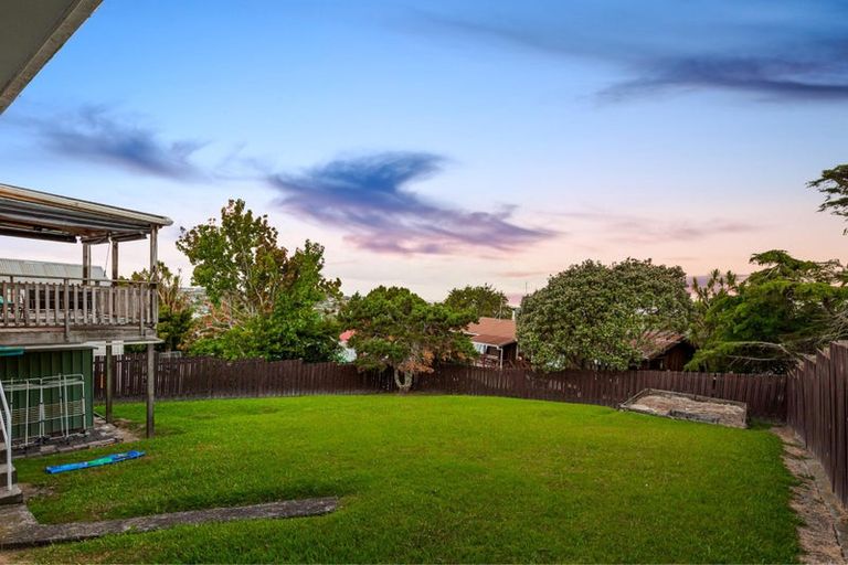 Photo of property in 12 Raelene Place, Massey, Auckland, 0614