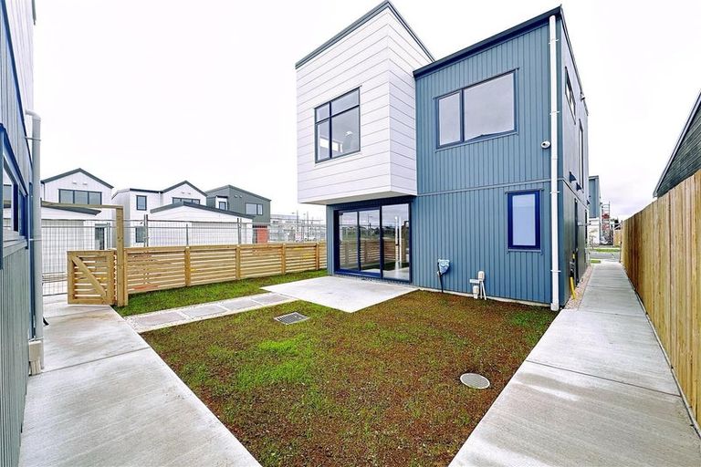 Photo of property in 3 Fredrick Hanson Road, Papakura, 2110