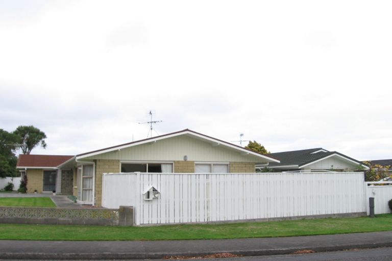 Photo of property in 16a Oriwa Street, Waikanae, 5036