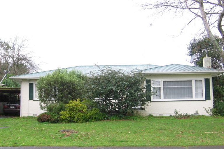 Photo of property in 8 Galway Avenue, Hokowhitu, Palmerston North, 4410