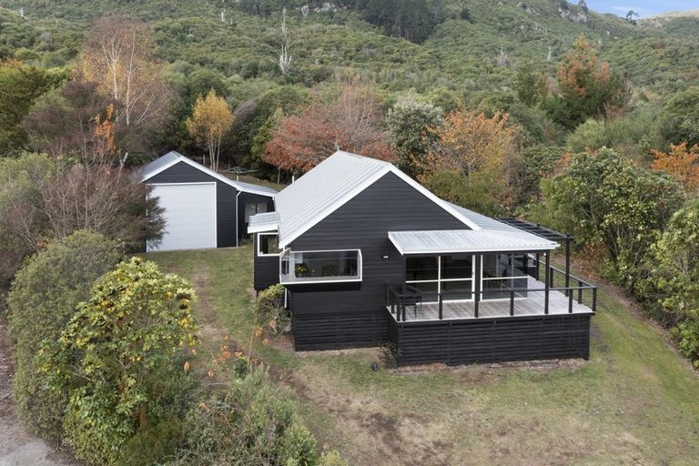 Photo of property in 22 Boojum Dell, Kinloch, Taupo, 3377