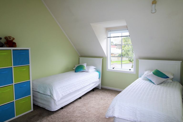 Photo of property in 1 Tington Avenue, Wattle Downs, Auckland, 2103