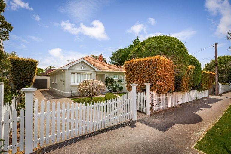 Photo of property in 1/27 Summer Street, Stanley Point, Auckland, 0624