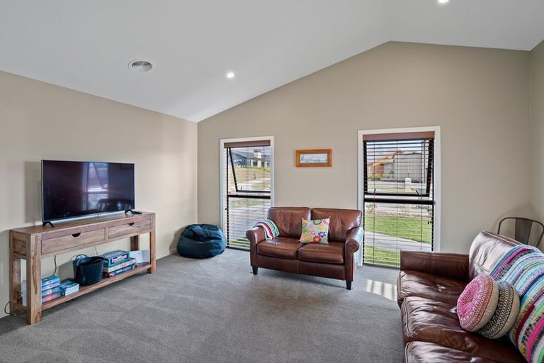 Photo of property in 3 Bargour Street, Wanaka, 9305