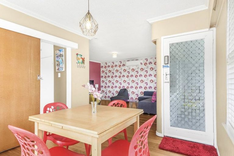 Photo of property in 1 Kingsley Street, St Andrews, Hamilton, 3200