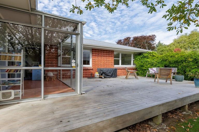 Photo of property in 15 Oxford Street, Waimate, 7924