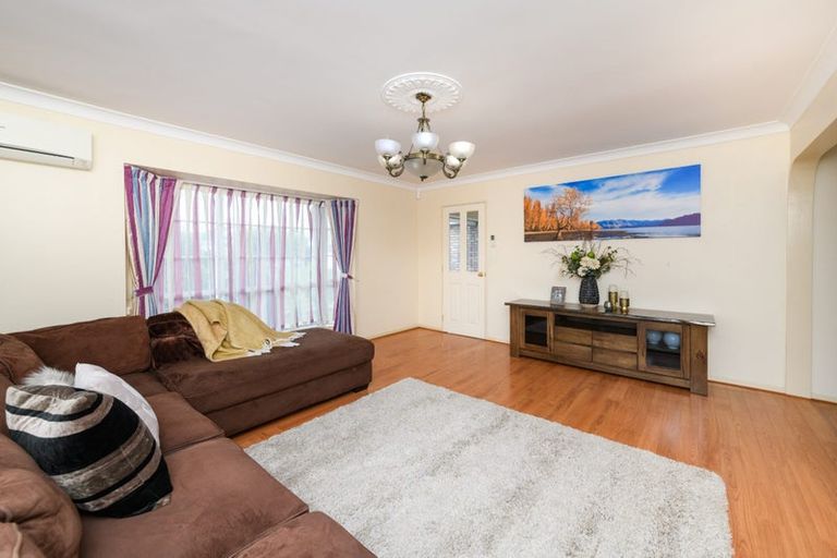 Photo of property in 2 Rosebank Avenue, Kelvin Grove, Palmerston North, 4414