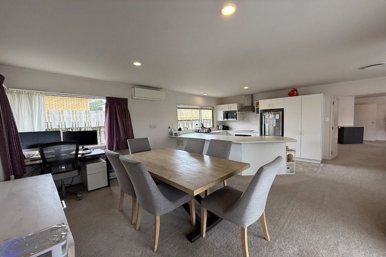 Photo of property in 1a Picasso Drive, West Harbour, Auckland, 0618