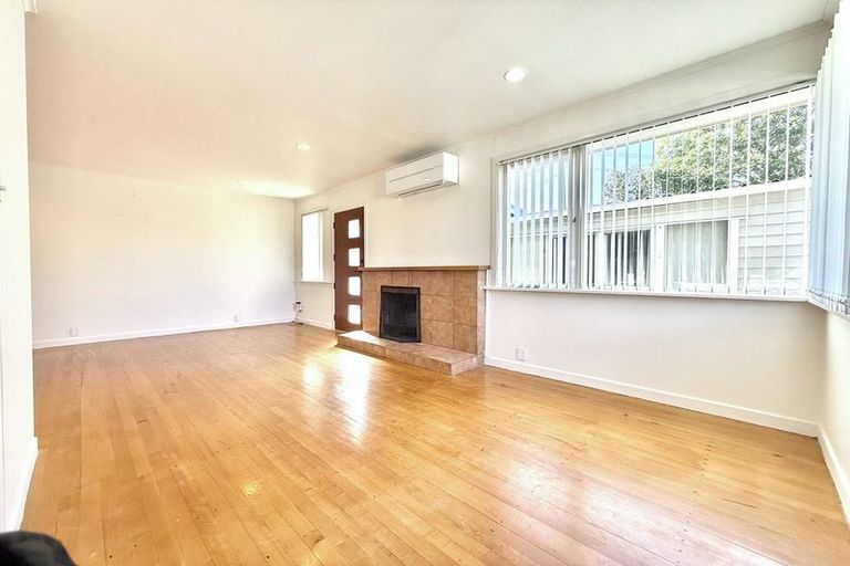 Photo of property in 38 Lyttelton Avenue, Forrest Hill, Auckland, 0620