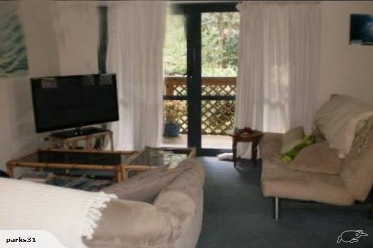 Photo of property in 93 Warner Park Avenue, Laingholm, Auckland, 0604