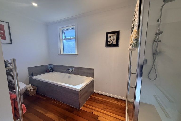 Photo of property in 26 Palmerston Road, Havelock North, 4130