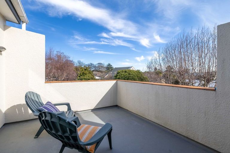 Photo of property in 7 Sawtell Place, Northcote, Christchurch, 8052