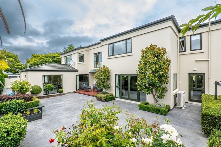 Photo of property in 321 Gardiners Road, Harewood, Christchurch, 8051