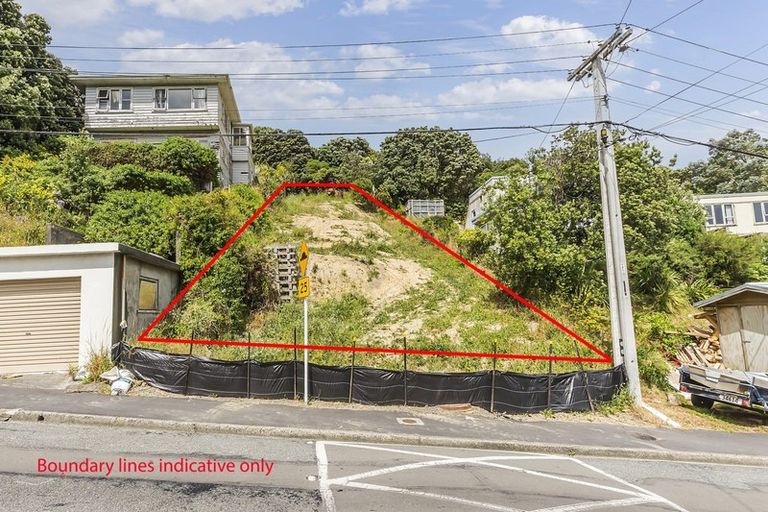 Photo of property in 30 Robertson Street, Owhiro Bay, Wellington, 6023