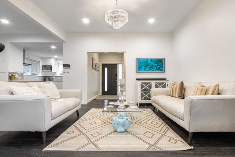 Photo of property in 234 Hurstmere Road, Takapuna, Auckland, 0622