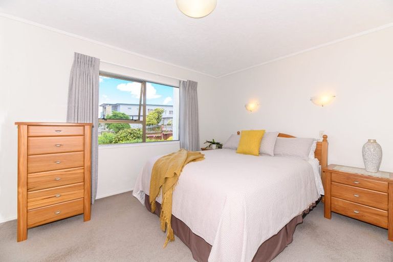 Photo of property in 1/26 Quebec Road, Milford, Auckland, 0620