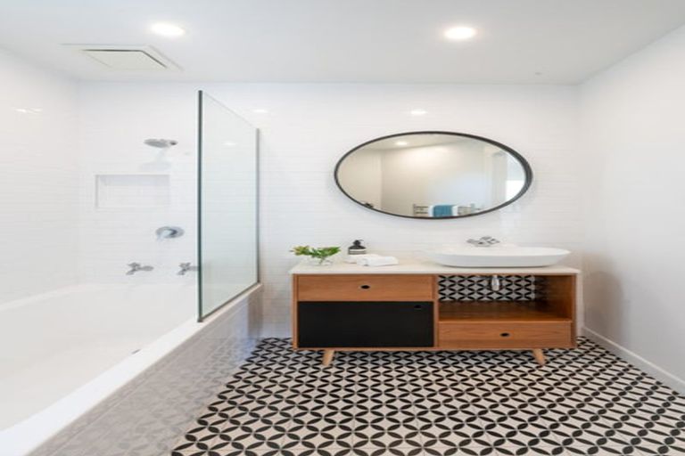 Photo of property in 18 Kitchener Road, Takapuna, Auckland, 0620