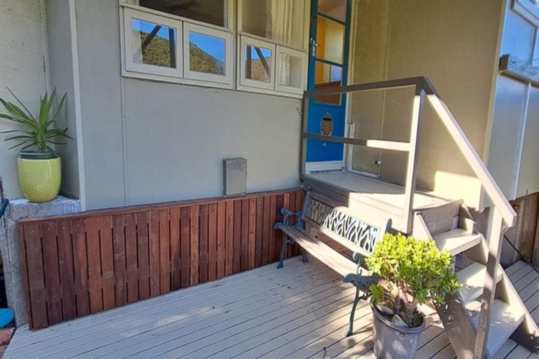 Photo of property in 7 Amos Way, Kingston, Wellington, 6021
