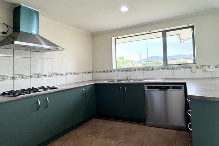 Photo of property in 42 Summerland Drive, Henderson, Auckland, 0612