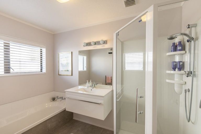 Photo of property in 1/56 Seaview Road, Paraparaumu Beach, Paraparaumu, 5032